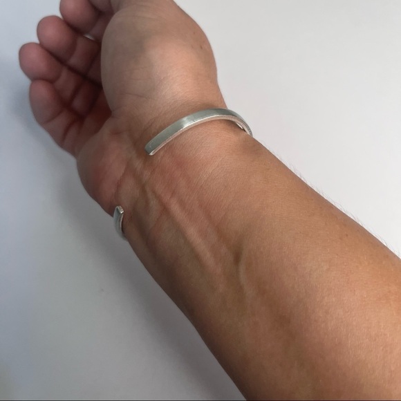 MantraBand Hustle Adjustable Stainless steel Lead free Bracelet Cuff Silver - Picture 3 of 6